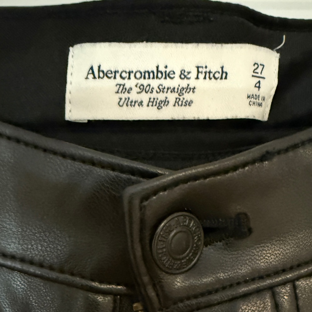 Abercrombie & Fitch 90's Straight Faux Leather Pant
